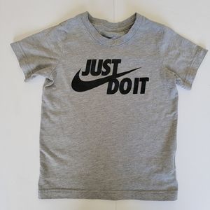 💚5/$20💚Nike Boys Just Do It Graphic Tee Size 6